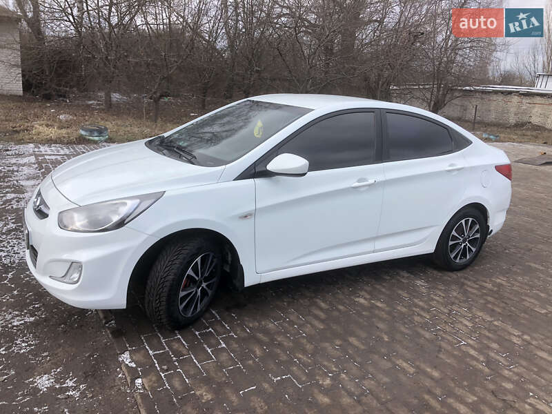 Седан Hyundai Accent 2012 в 