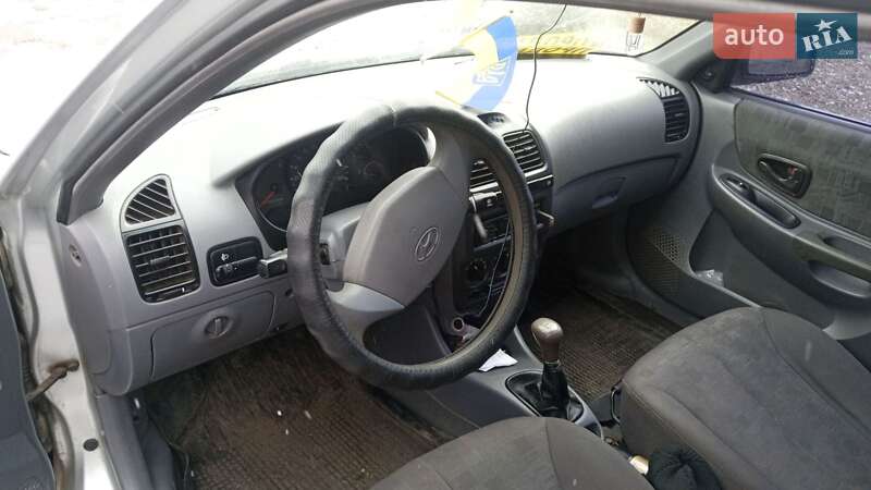 Седан Hyundai Accent 2003 в Краснограді