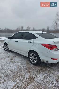 Седан Hyundai Accent 2013 в 