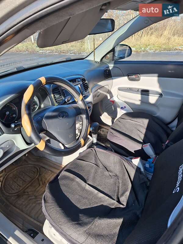 Седан Hyundai Accent 2009 в Ровно
