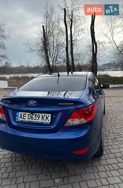 Седан Hyundai Accent 2012 в Кривом Роге