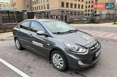 Седан Hyundai Accent 2012 в Киеве