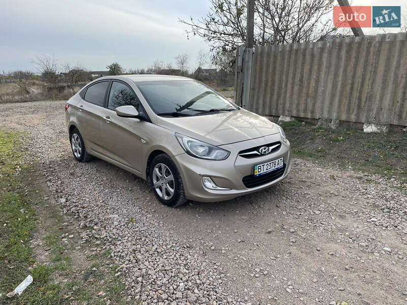 Седан Hyundai Accent 2011 в Николаеве