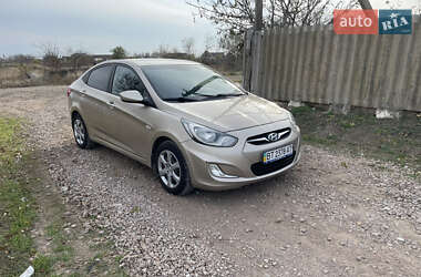 Седан Hyundai Accent 2011 в Николаеве