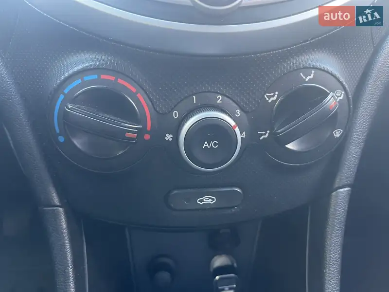 Седан Hyundai Accent 2013 в 