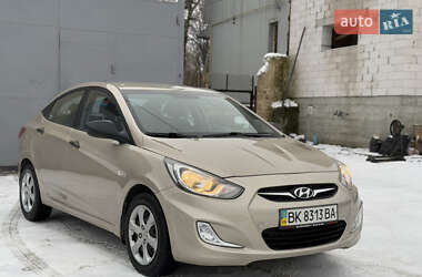 Седан Hyundai Accent 2011 в Рівному