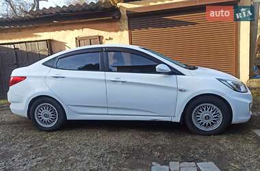 Седан Hyundai Accent 2012 в Черновцах