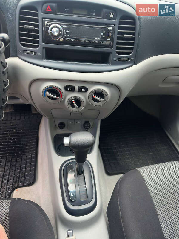 Седан Hyundai Accent 2007 в Ржищеве