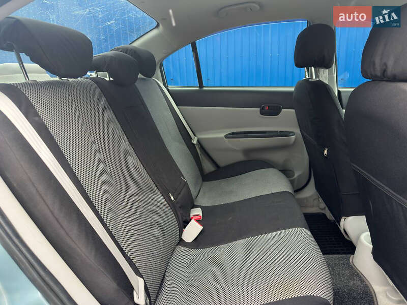 Седан Hyundai Accent 2007 в Ржищеве