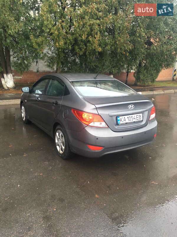 Седан Hyundai Accent 2013 в Киеве