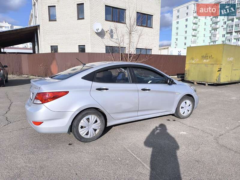 Седан Hyundai Accent 2011 в Чернигове