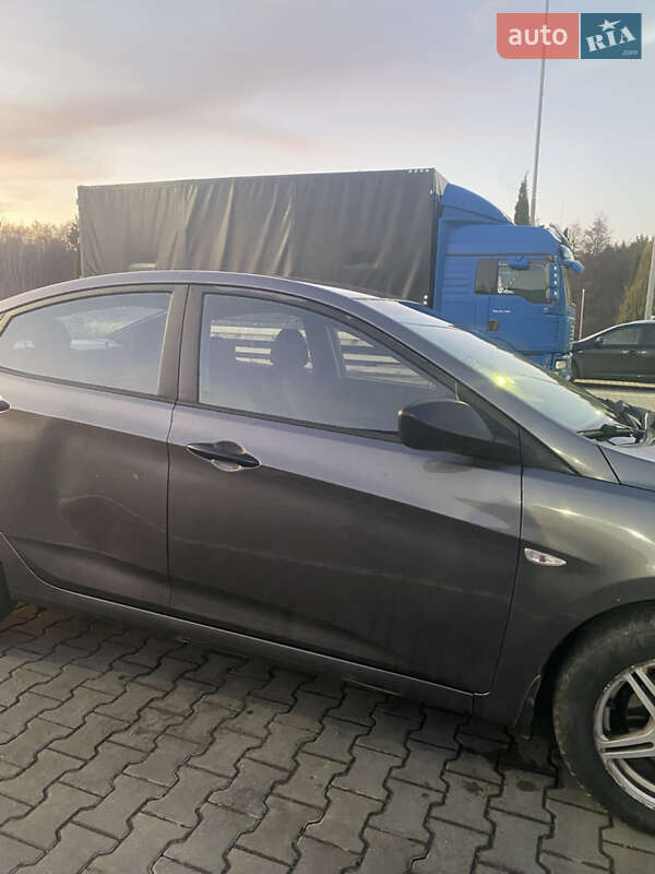 Седан Hyundai Accent 2014 в Житомирі