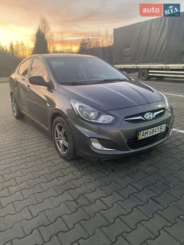 Седан Hyundai Accent 2014 в Житомирі