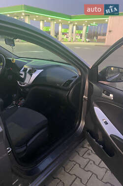 Седан Hyundai Accent 2014 в 