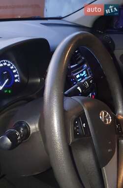 Седан Hyundai Accent 2012 в 