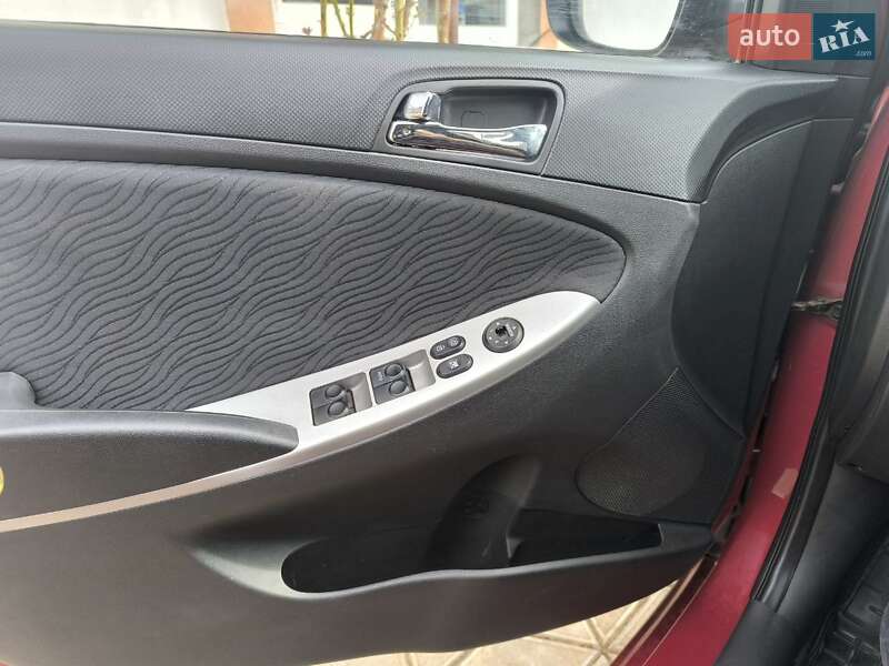 Седан Hyundai Accent 2012 в Николаеве фото 17 Седан Hyundai Accent 2012 в Николаеве