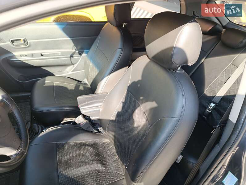 Хетчбек Hyundai Accent 2007 в Києві фото 5 Хетчбек Hyundai Accent 2007 в Києві