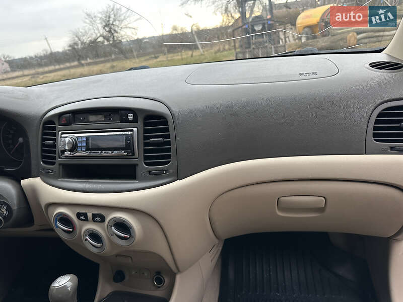 Седан Hyundai Accent 2007 в Черновцах