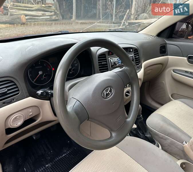 Седан Hyundai Accent 2007 в Черновцах