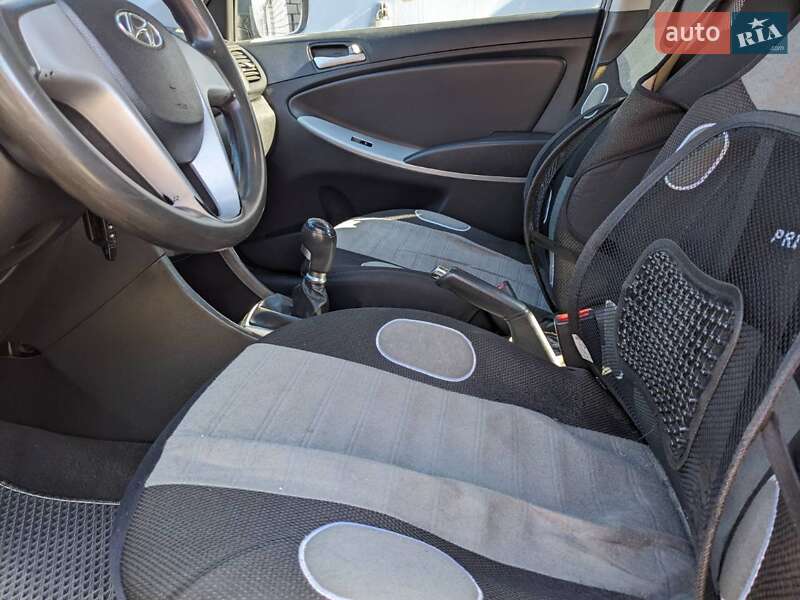 Седан Hyundai Accent 2013 в Звягелі