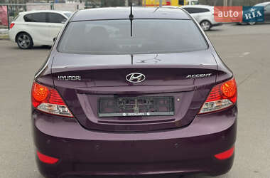 Седан Hyundai Accent 2011 в 