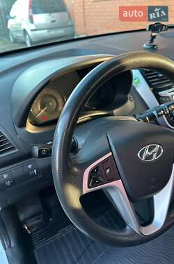 Седан Hyundai Accent 2011 в 
