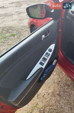 Седан Hyundai Accent 2013 в 