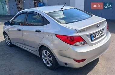 Седан Hyundai Accent 2012 в 