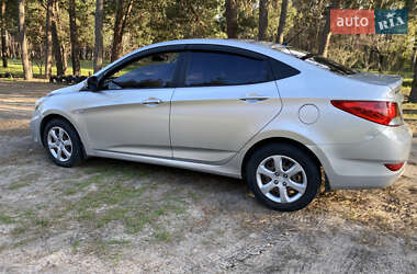 Седан Hyundai Accent 2011 в 