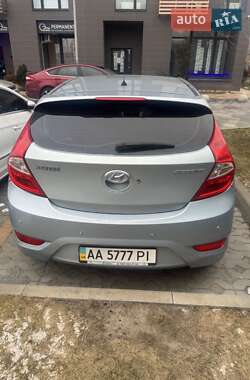 Хетчбек Hyundai Accent 2012 в 
