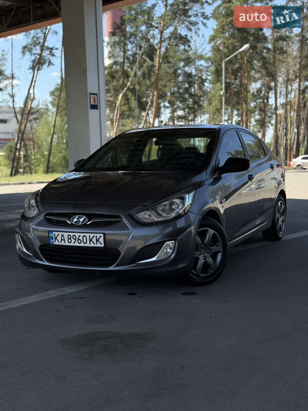 Hyundai Accent 2013