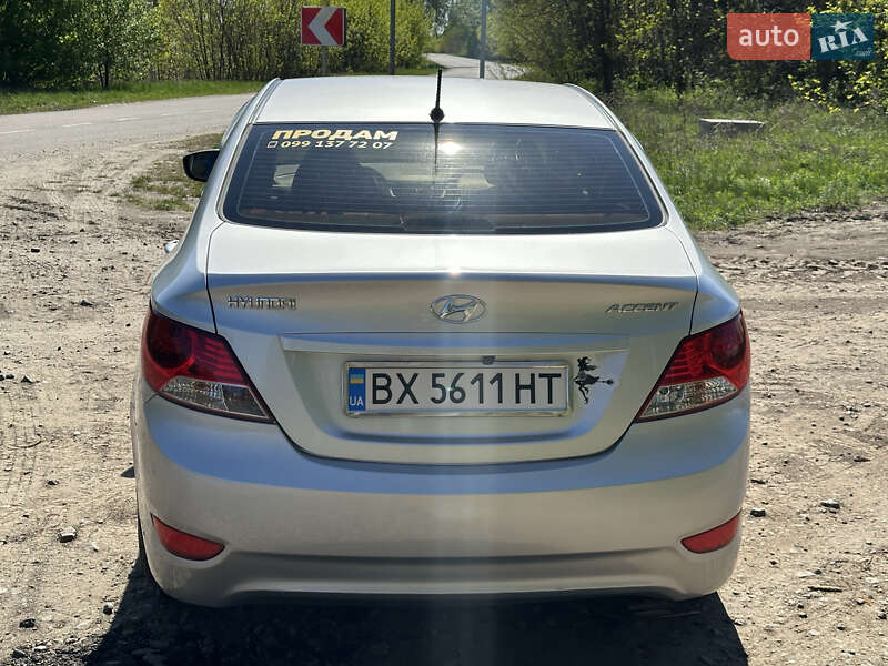 Седан Hyundai Accent 2011 в Ржищеве