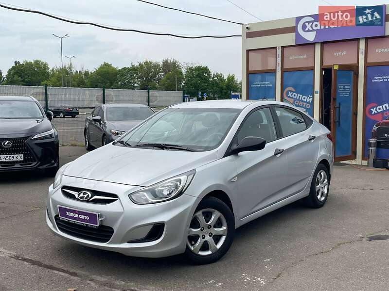 Hyundai Accent 2012