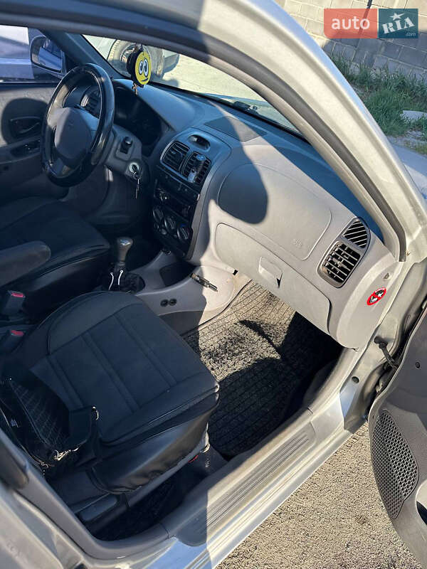Ліфтбек Hyundai Accent 2002 в Лисянці