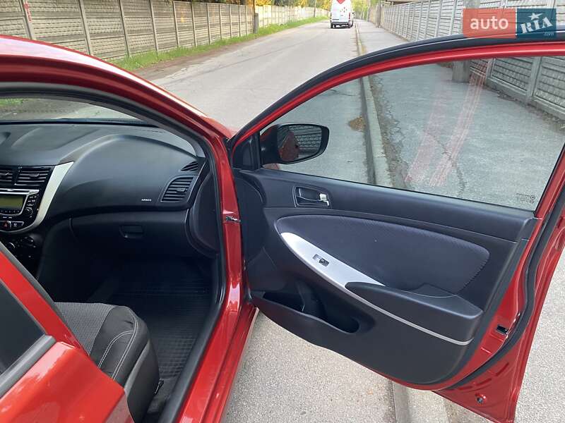 Седан Hyundai Accent 2012 в Виннице
