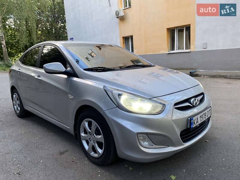 Седан Hyundai Accent 2012 в Харькове