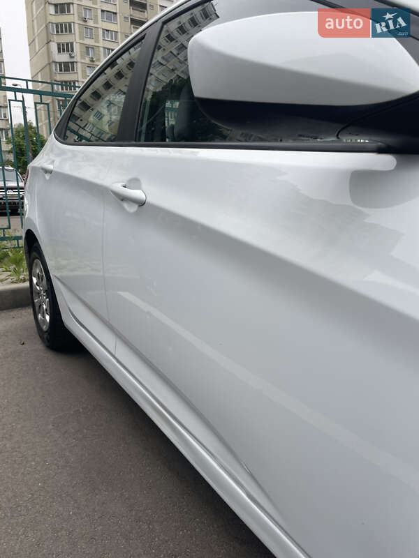 Седан Hyundai Accent 2015 в Киеве