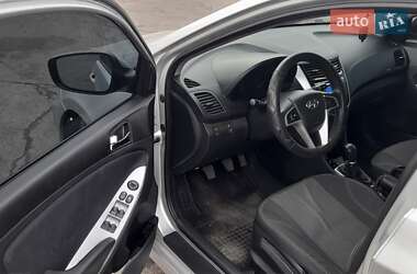 Седан Hyundai Accent 2011 в Краснограде
