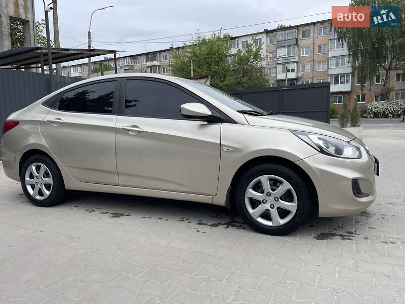 Седан Hyundai Accent 2011 в Тернополе