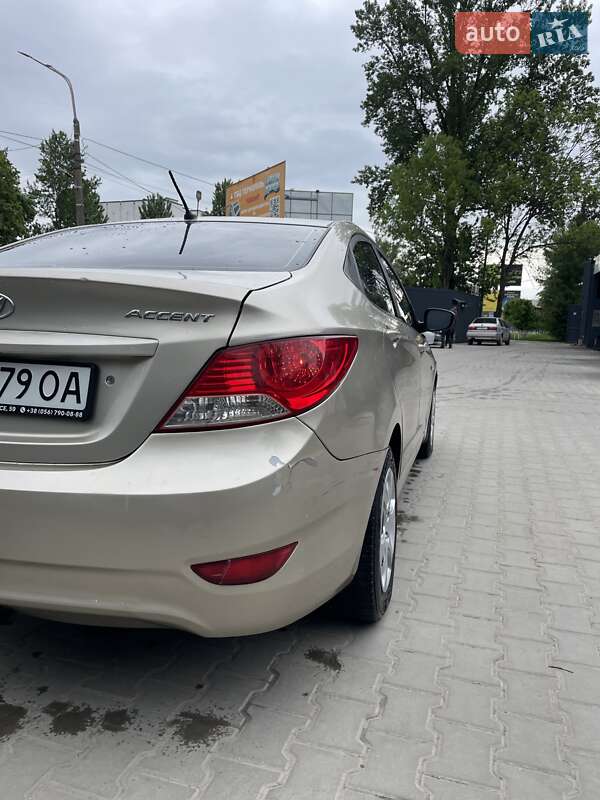 Седан Hyundai Accent 2011 в Тернополе