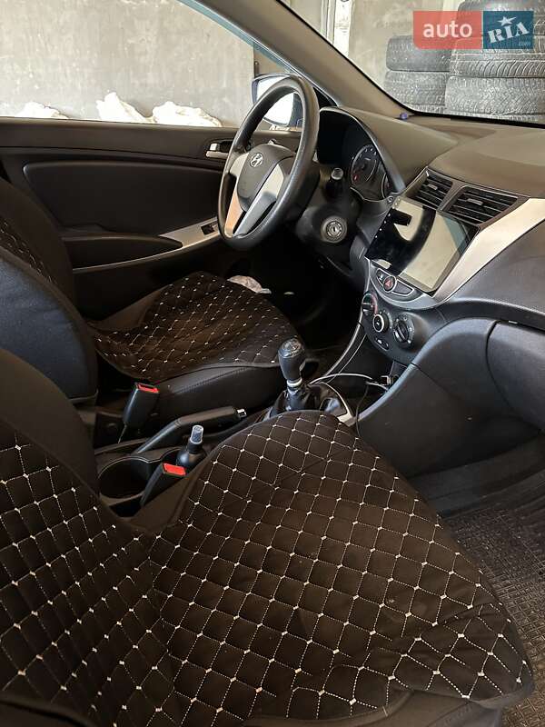 Седан Hyundai Accent 2011 в Черноморске