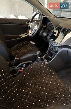 Седан Hyundai Accent 2011 в 
