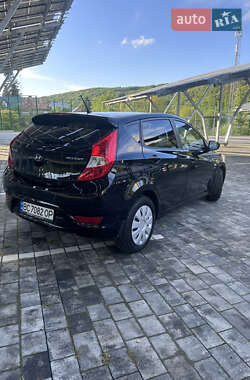 Хэтчбек Hyundai Accent 2012 в 