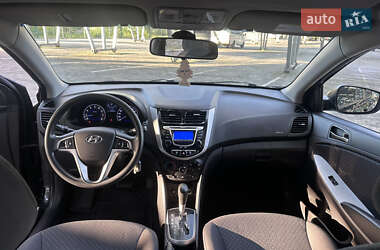 Хэтчбек Hyundai Accent 2012 в 