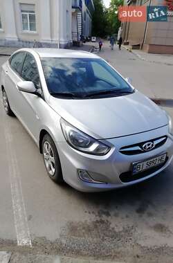 Седан Hyundai Accent 2012 в Карлівці