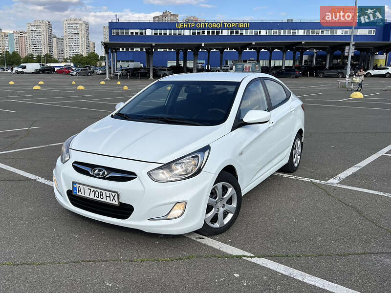 Седан Hyundai Accent 2011 в 