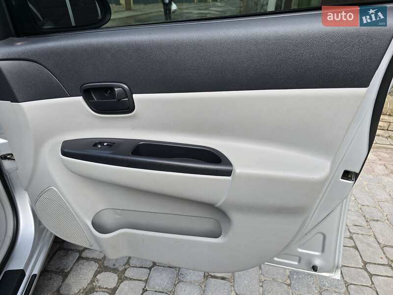 Седан Hyundai Accent 2008 в Запоріжжі