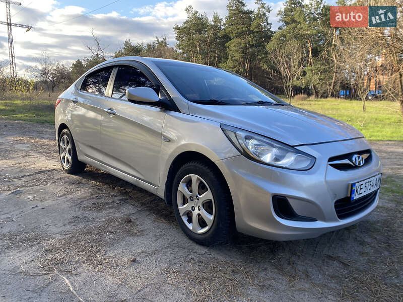 Седан Hyundai Accent 2011 в 