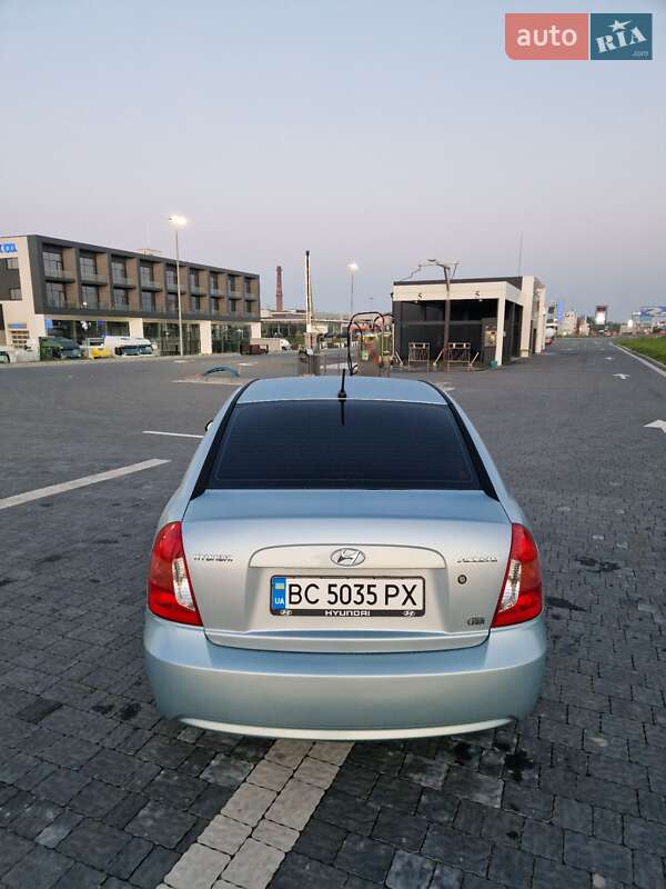 Седан Hyundai Accent 2008 в Новояворівську