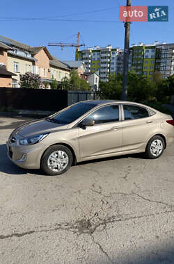 Седан Hyundai Accent 2011 в 